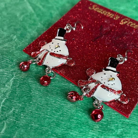 Charming Snowman Earrings in White and Black - Picture 2 of 13